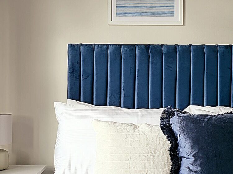 פנסיון Modern 5 Bed Townhouse With Free Parking