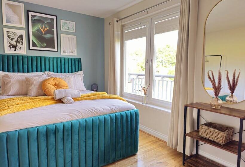 פנסיון Modern 5 Bed Townhouse With Free Parking