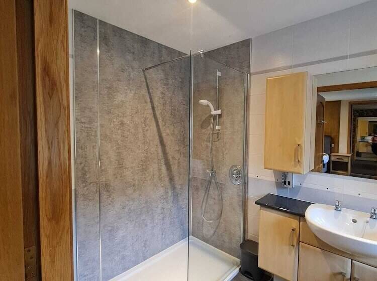 Пансион Woodview House And Spa