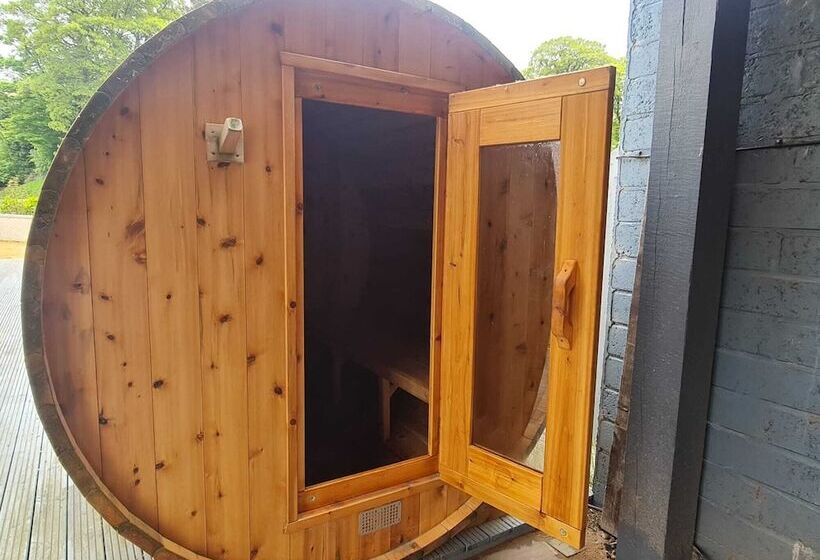 Пансион Woodview House And Spa