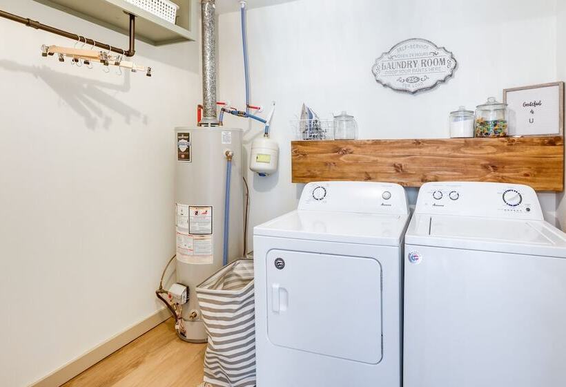 Pet Friendly Alabama Retreat W/ Deck & Patio!