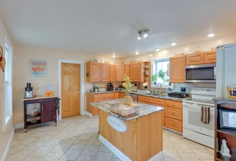 Pet Friendly Claremont Vacation Rental!