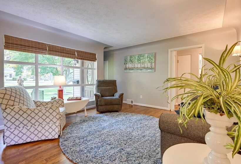 Pet Friendly Michigan Escape W/ Patio & Gas Grill!