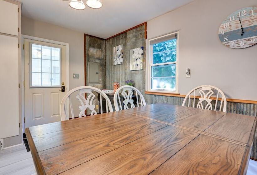 Pet Friendly Michigan Escape W/ Patio & Gas Grill!