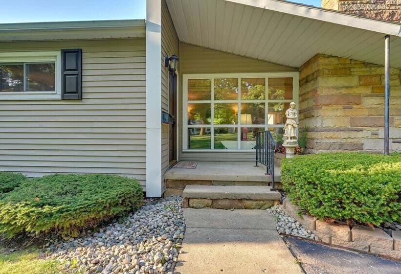 Pet Friendly Michigan Escape W/ Patio & Gas Grill!