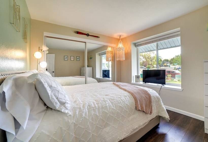 Pet Friendly Reno Hideaway W/ Private Hot Tub!