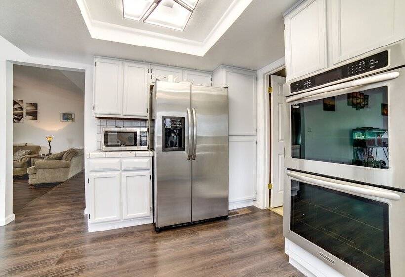 Pet Friendly Reno Hideaway W/ Private Hot Tub!