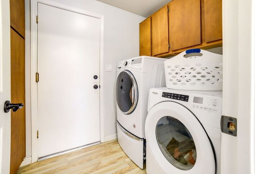 Pet Friendly Reno Hideaway W/ Private Hot Tub!