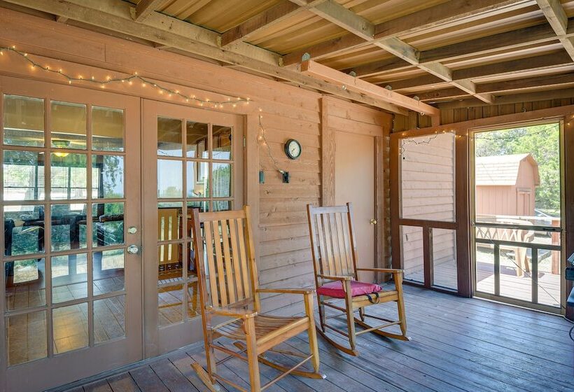 Screened In Deck & Dock Access: Texas Home!