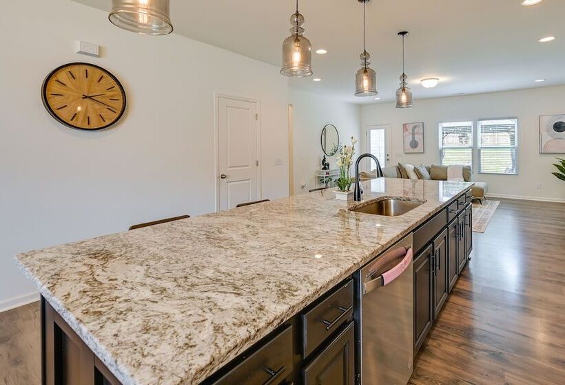 Pfafftown Home ~ 7 Mi To Wake Forest University!