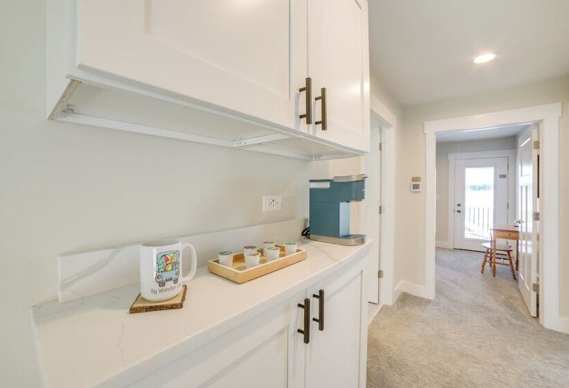 Lake Retreat W/ Fire Pit: Pierson Paradise!