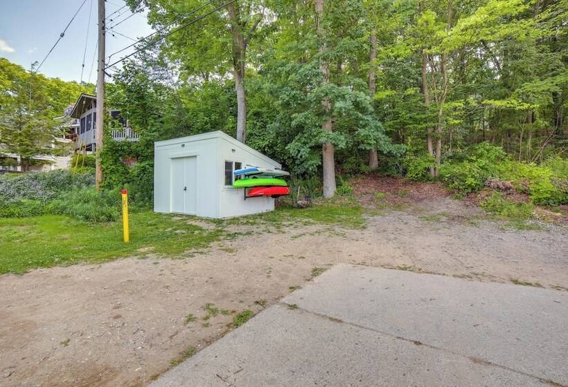 Lake Retreat W/ Fire Pit: Pierson Paradise!