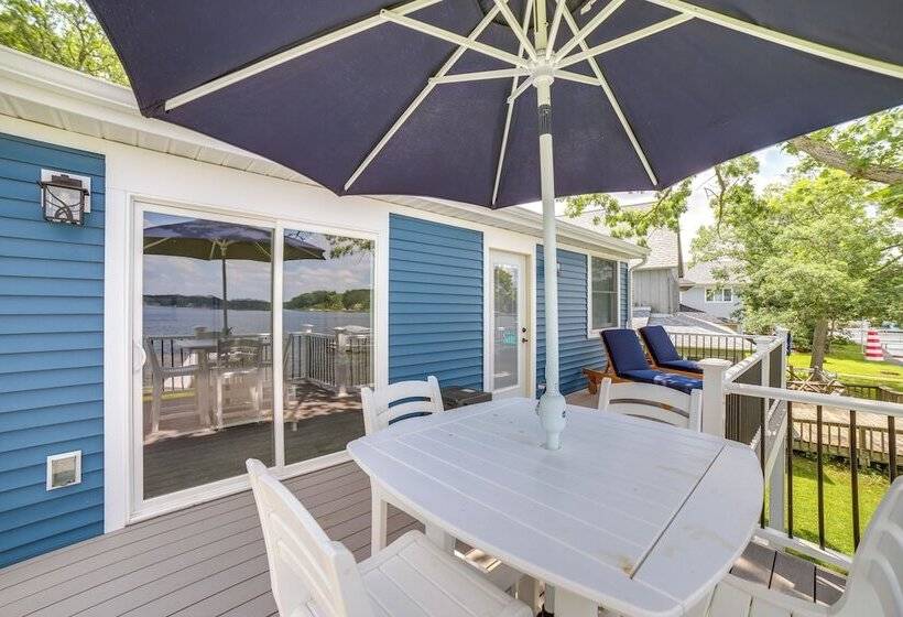 Lake Retreat W/ Fire Pit: Pierson Paradise!