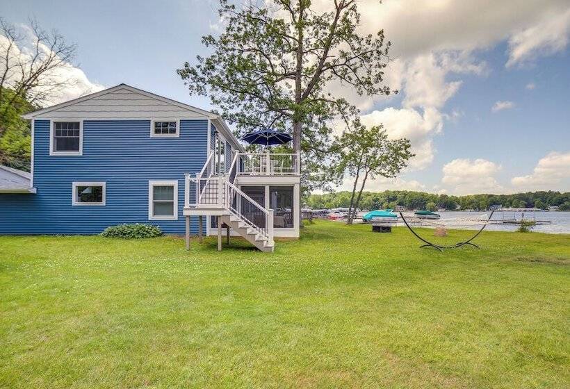 Lake Retreat W/ Fire Pit: Pierson Paradise!