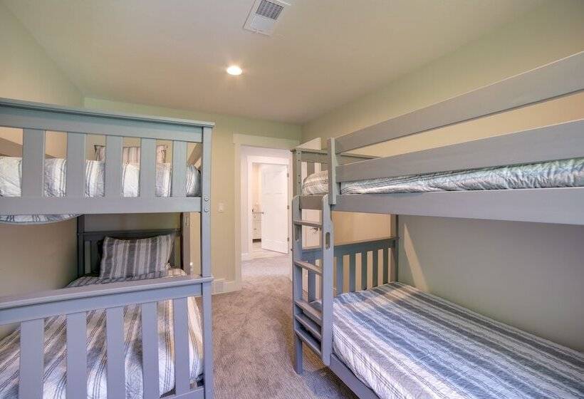 Lake Retreat W/ Fire Pit: Pierson Paradise!