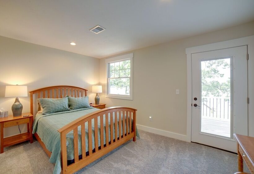 Lake Retreat W/ Fire Pit: Pierson Paradise!