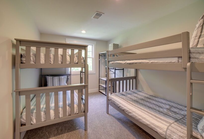 Lake Retreat W/ Fire Pit: Pierson Paradise!