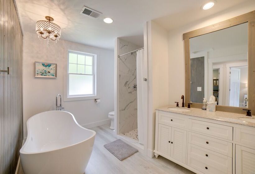 Lake Retreat W/ Fire Pit: Pierson Paradise!