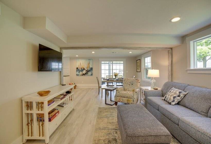 Lake Retreat W/ Fire Pit: Pierson Paradise!