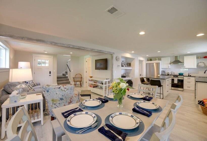 Lake Retreat W/ Fire Pit: Pierson Paradise!