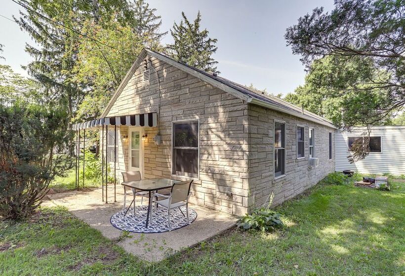 Quaint Grams Lake Cottage Duplex: Pets Welcome!