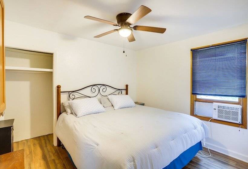 Quaint Grams Lake Cottage Duplex: Pets Welcome!