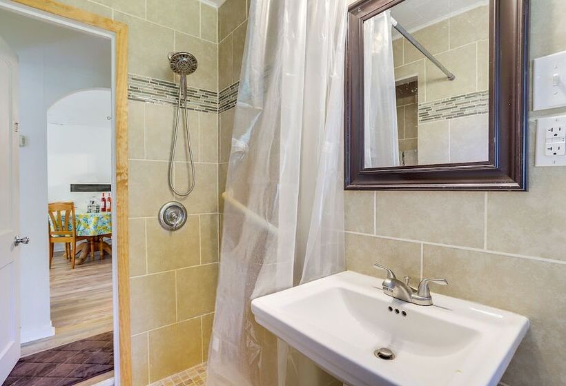 Quaint Grams Lake Cottage Duplex: Pets Welcome!