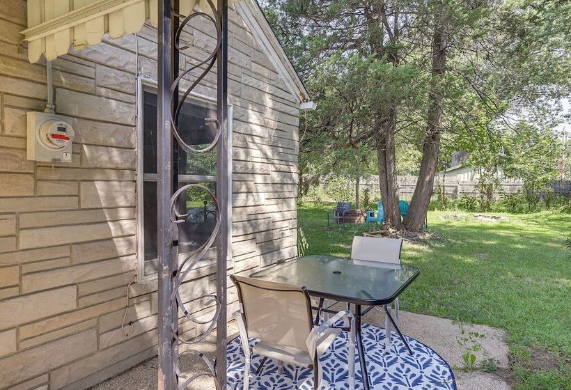 Quaint Grams Lake Cottage Duplex: Pets Welcome!