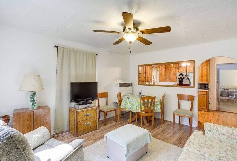 Quaint Grams Lake Cottage Duplex: Pets Welcome!