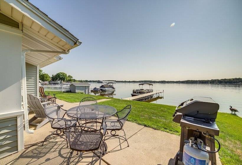 Quaint Olivet Cabin W/ Patio On Duck Lake!