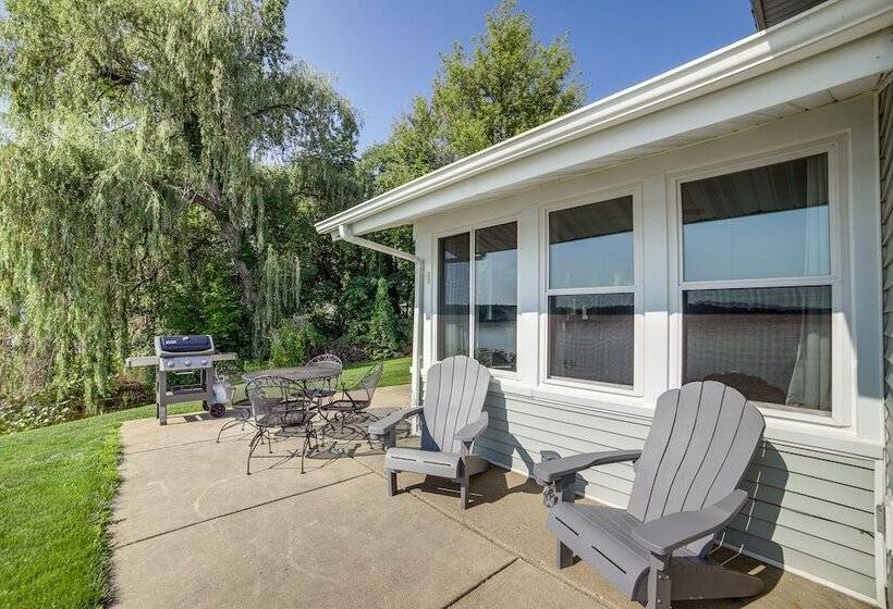 Quaint Olivet Cabin W/ Patio On Duck Lake!