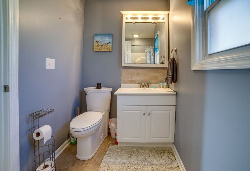 Quaint Olivet Cabin W/ Patio On Duck Lake!