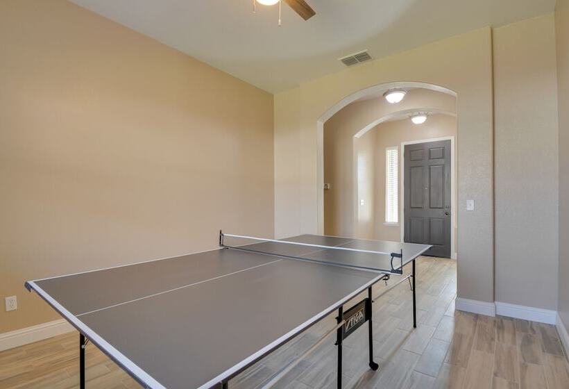 Remodeled Livingston Home W/ Private Backyard!