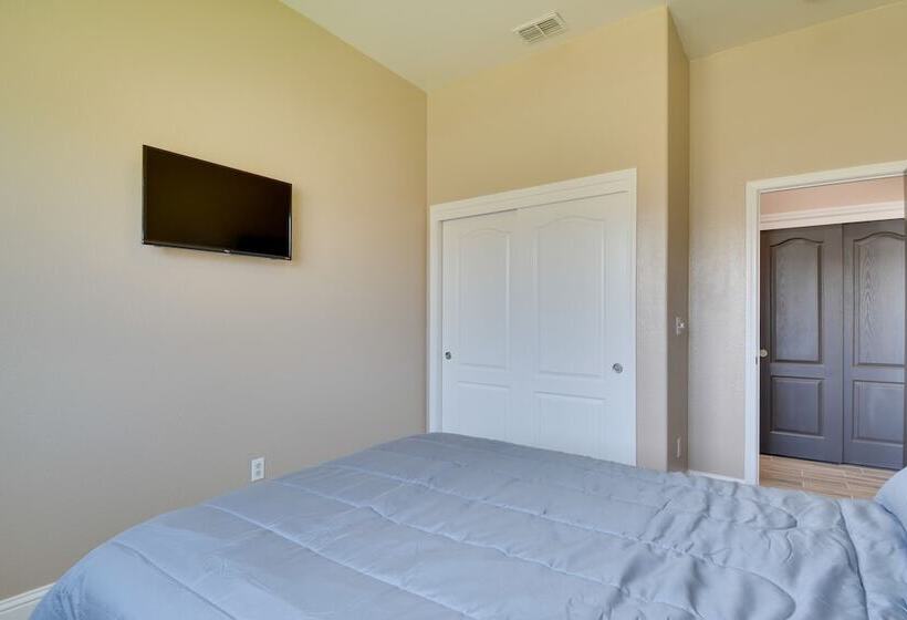 Remodeled Livingston Home W/ Private Backyard!