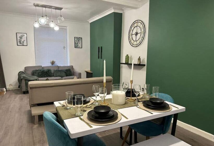 إقامة Beautiful 2 Bed House In Bridgend