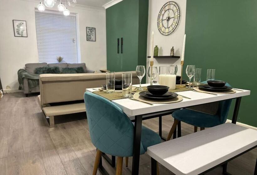 إقامة Beautiful 2 Bed House In Bridgend