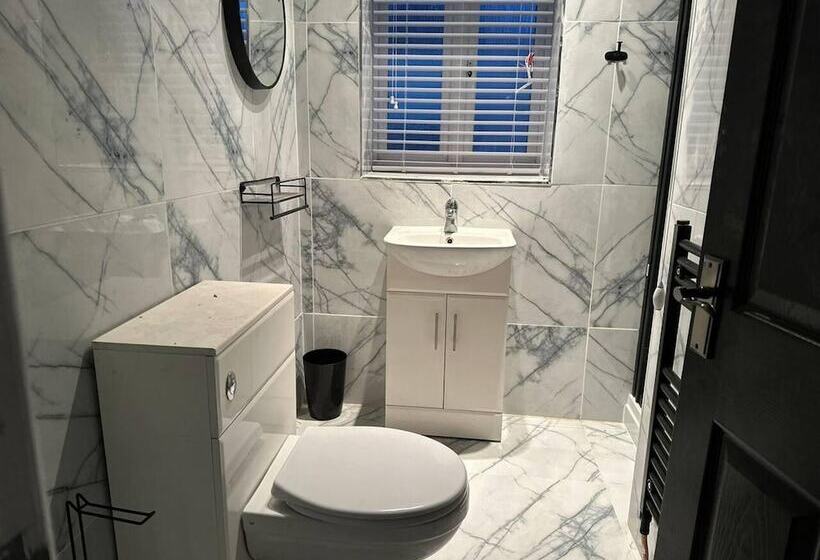 إقامة Beautiful 2 Bed House In Bridgend