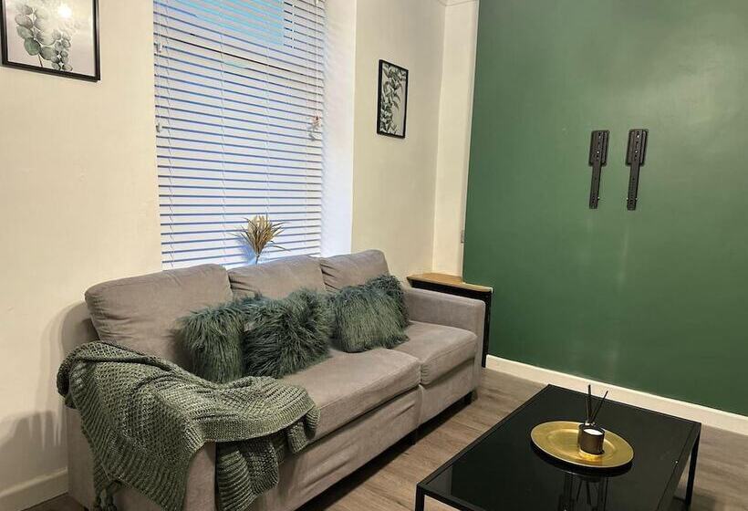 إقامة Beautiful 2 Bed House In Bridgend