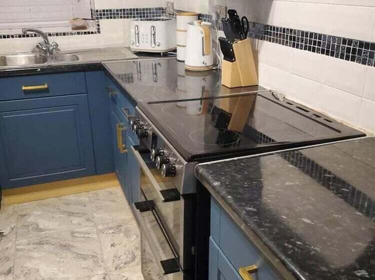 إقامة Beautiful 2 Bed House In Bridgend