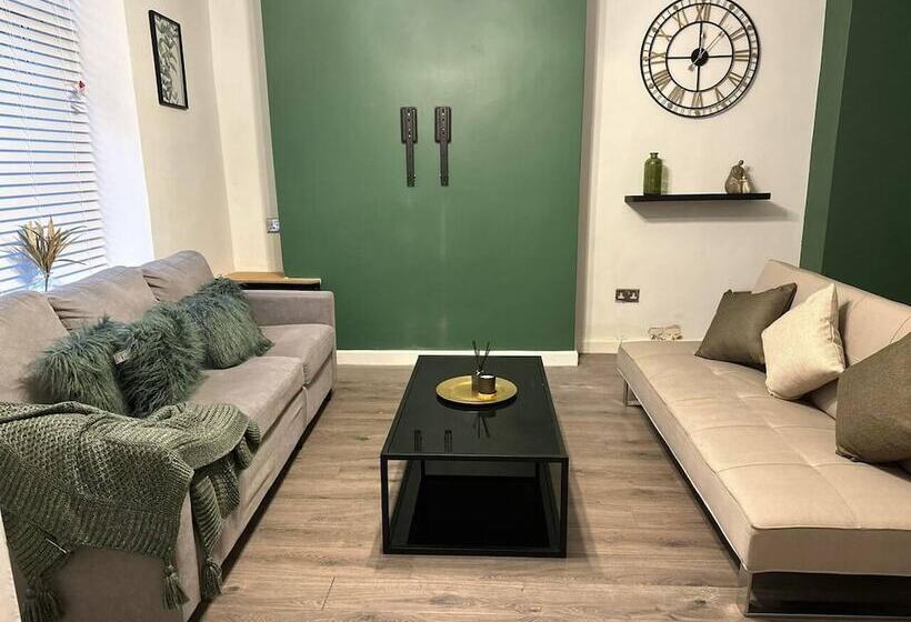 إقامة Beautiful 2 Bed House In Bridgend