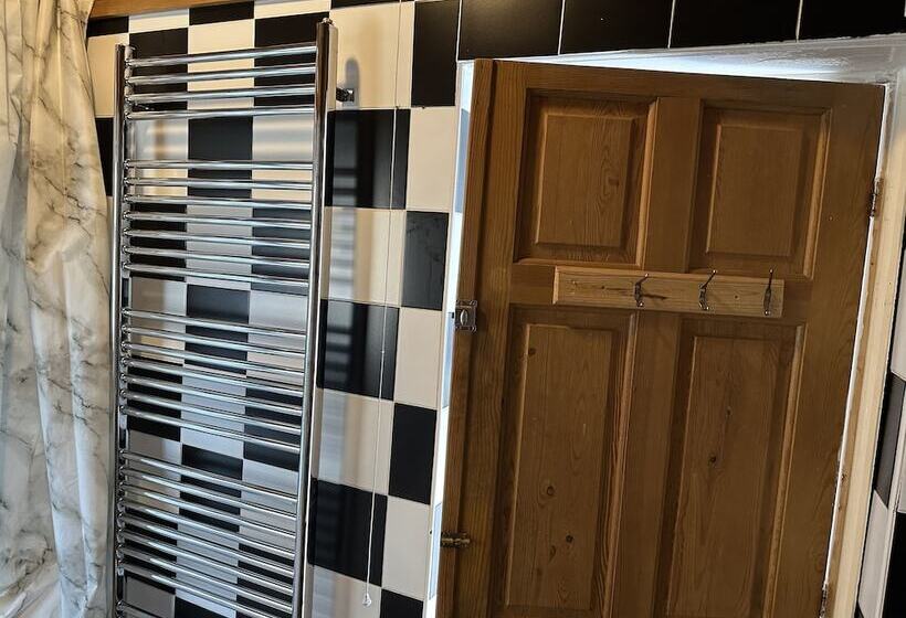 レジデンス Immaculate 4 Bed House In Enfield Near Enfield Loc