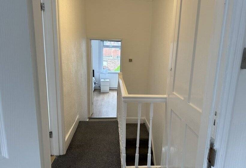 レジデンス Immaculate 4 Bed House In Enfield Near Enfield Loc