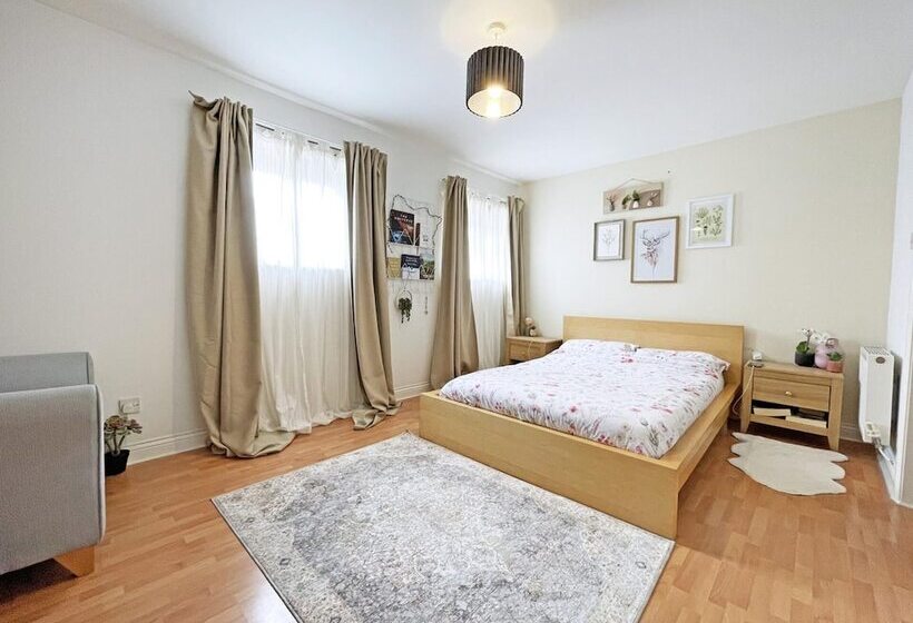 اقامتگاه The Stables Cottage Inn