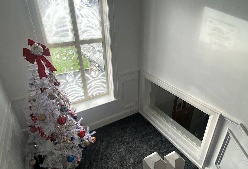 リゾートホテル Rostrevor Valley Holiday Park  En Suite Rooms With Hot Tub And Private Car Service