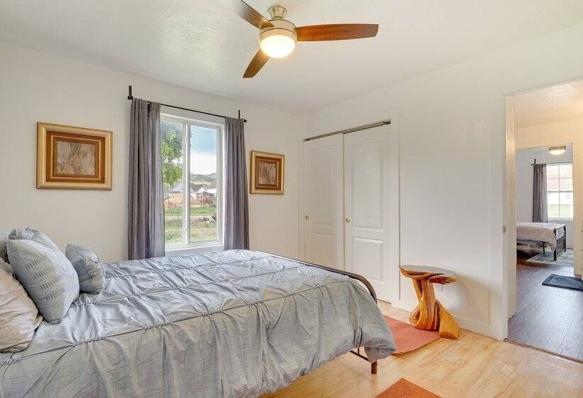 Rural Mountain View Home Near Hiking + Off Roading