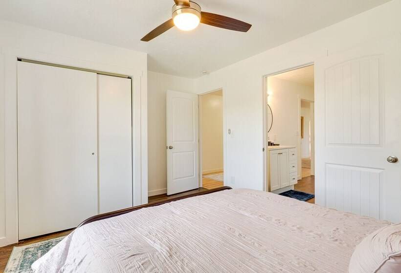 Rural Mountain View Home Near Hiking + Off Roading