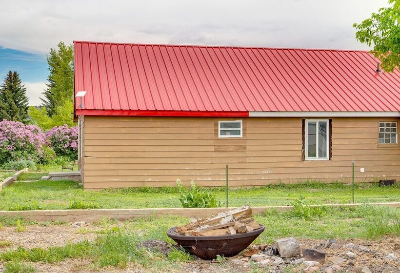 Rural Mountain View Home Near Hiking + Off Roading
