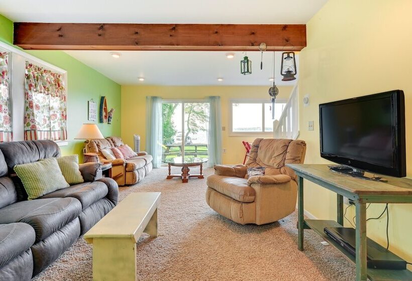 Saint Helen Lake House W/ Private Beach & Fire Pit