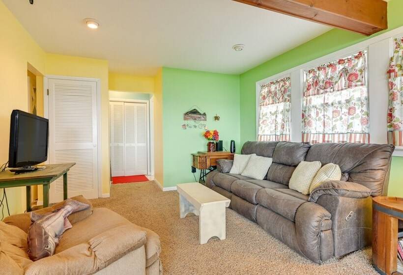 Saint Helen Lake House W/ Private Beach & Fire Pit