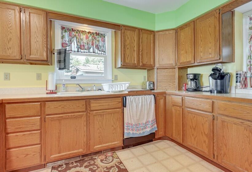 Saint Helen Lake House W/ Private Beach & Fire Pit